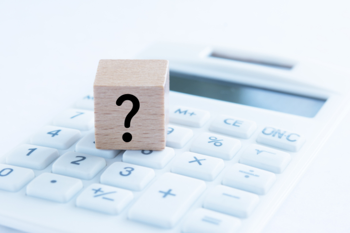 審美歯科治療の費用は医療費控除の対象になるのか疑問をもつイメージ